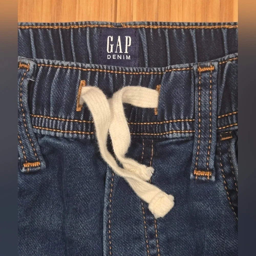 NWOT GAP Blue Jeans